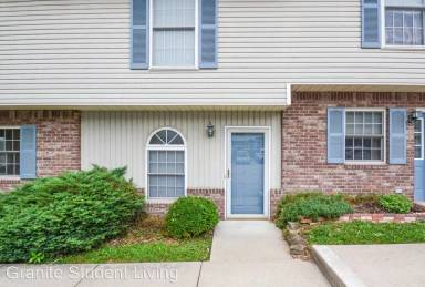 Main picture of 910 E Sherwood Hills Dr