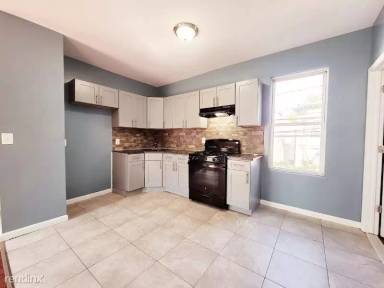 Main picture of 18 Bergen Ave