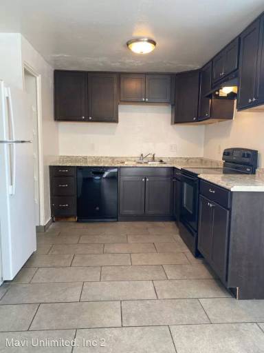 Main picture of 875 S Quebec St