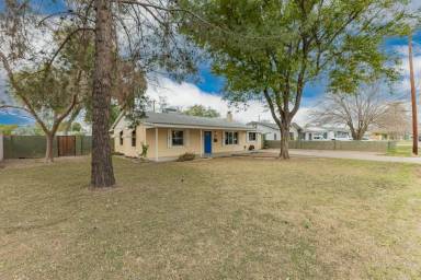 Main picture of 2724 N 25th St