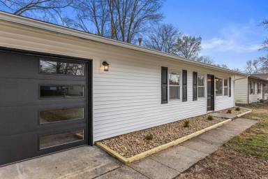 Main picture of 1710 Crescent Dr