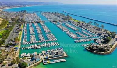 Main picture of 16478 Beach Blvd