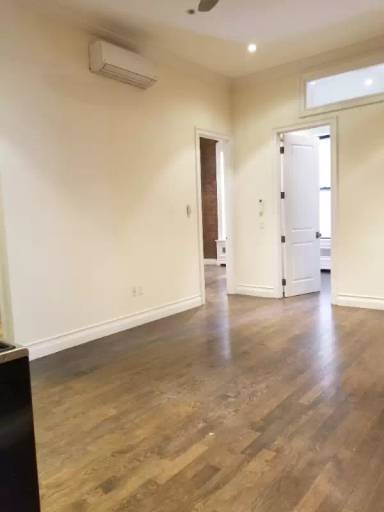 Main picture of 340 3rd Ave