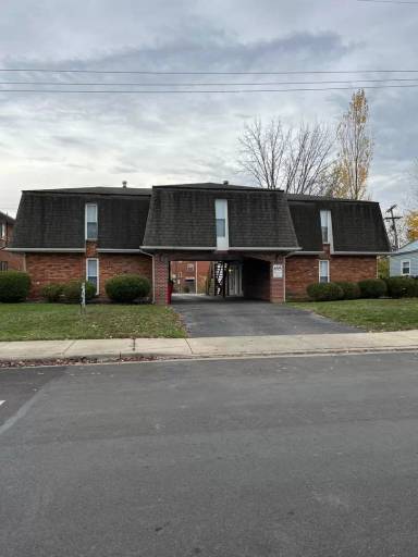 Main picture of 695 Riverview Dr