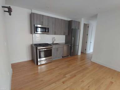 Main picture of 3505 Broadway