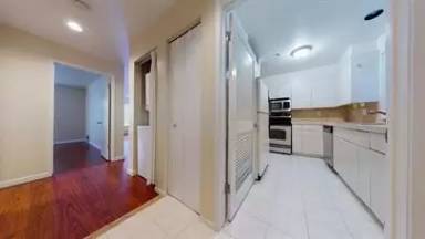 Main picture of 1945 Washington St