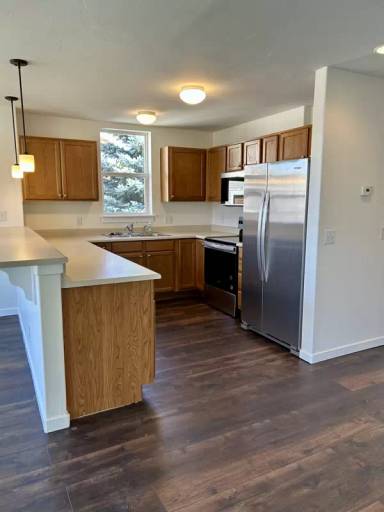 Main picture of 350 Founders Ave
