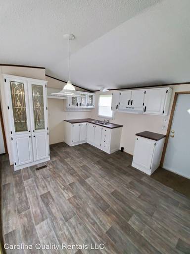 Main picture of 140 Colenda Ln