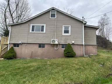 Main picture of 116 Warden St