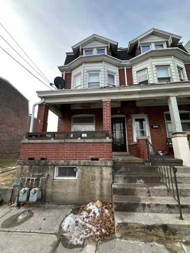 Main picture of 1012 S Hall St