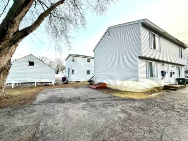 Main picture of 185 Calef Rd