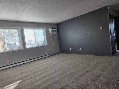 Main picture of 1501 College Way