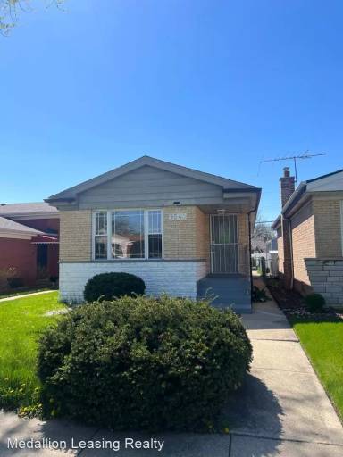 Main picture of 9540 S Parnell Ave