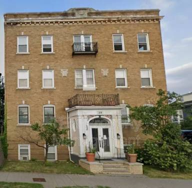 Main picture of 189 Lake Ave