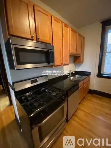 Main picture of 3034 N Ashland Ave