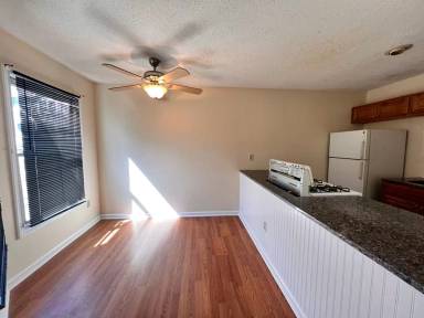 Main picture of 167 Old Foxon Rd