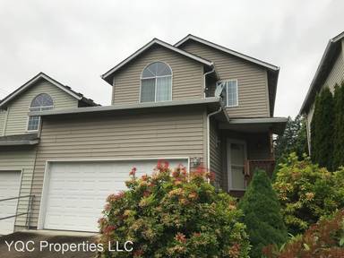 Main picture of 325 NE Wedgewood Ct