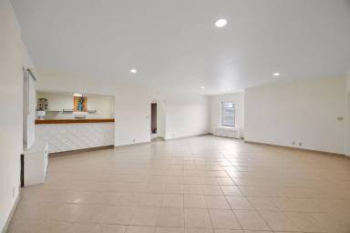 Main picture of 310 N Michigan St