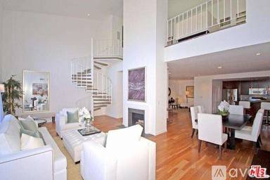 Main picture of 1505 S Bentley Ave