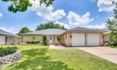Main picture of 15815 Thistledew Dr
