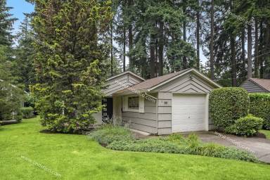 Main picture of 1111 NE 112th Ave