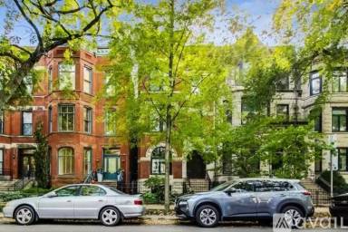 Main picture of 639 W Fullerton Pkwy