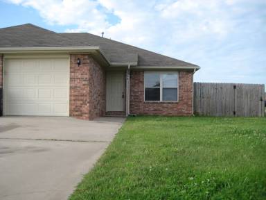 Main picture of 202 E Laura St