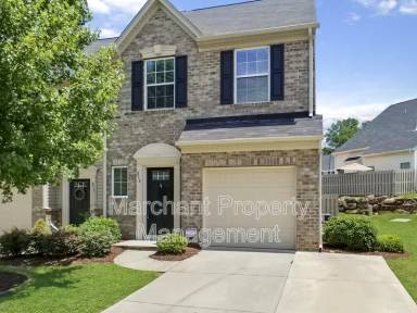 Main picture of 319 Christiane Way