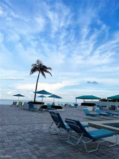 Main picture of Sea Air Towers Condo