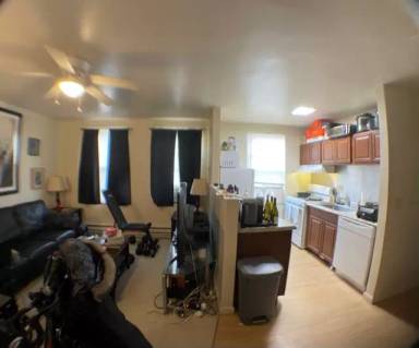 Main picture of 370 S Highland Ave