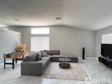 Main picture of 8051 Yellow Daisy Ave