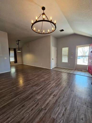 Main picture of 931 Beaumont Sq