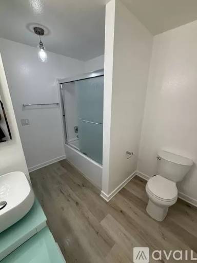 Main picture of 555 Oak St