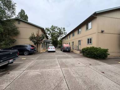 Main picture of 262 E Franklin Ave