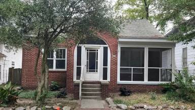 Main picture of 825 Silver St