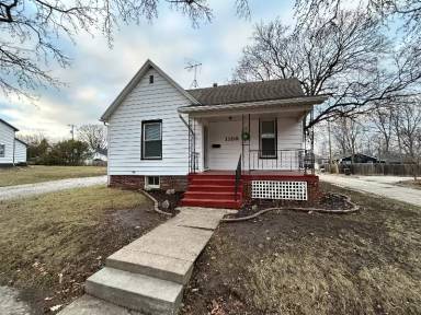 Main picture of 1108 E Main St