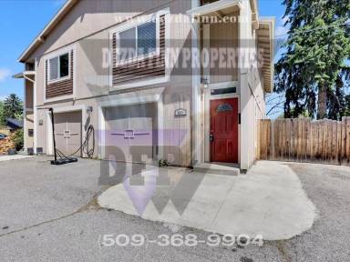 Main picture of 610-612 E 42nd Ave