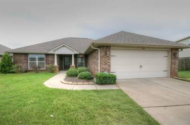 Main picture of 212 Grantham Cir