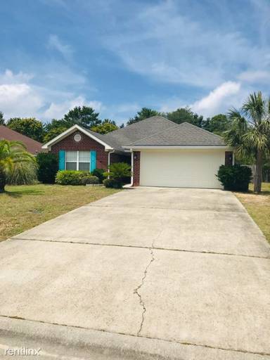 Main picture of 1377 Hardwood Dr W
