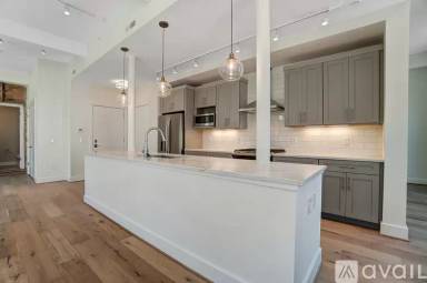 Main picture of 39 E Court St