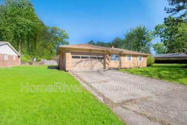 Main picture of 1303 Roseway Dr