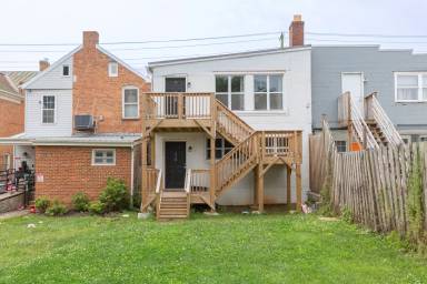 Main picture of 212 W Burke St