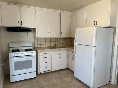 Main picture of 2240 Glen Ave