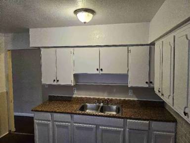 Main picture of 1540 Nelson Ave