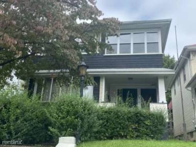 Main picture of 827 N Main Ave