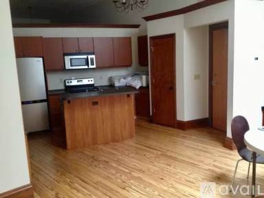 Main picture of 206 S Washington Sq