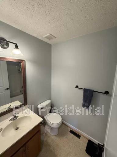 Main picture of 1041 Greenview Dr