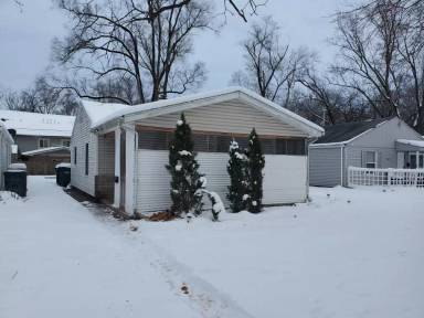Main picture of 806 Roosevelt St