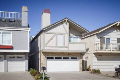 Main picture of 3944 Ocean Dr