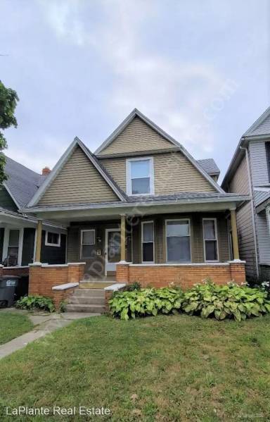 Main picture of 734-740 Parker Ave